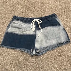 🥾 Aerie Patchwork Denim Shorts Sz M